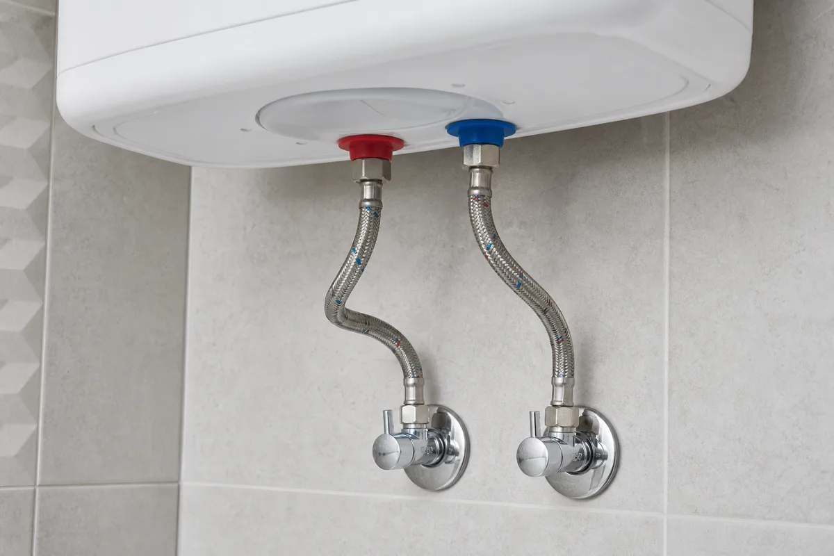 Neat geyser plumbing connections